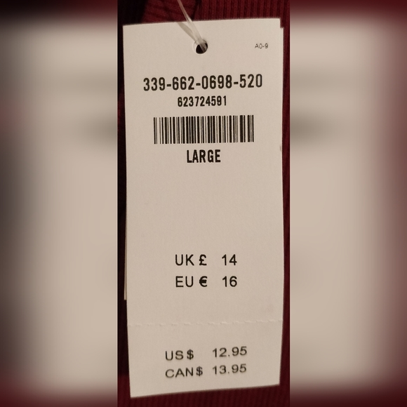 Hollister Red V-Neck T Shirt - Picture 3 of 5